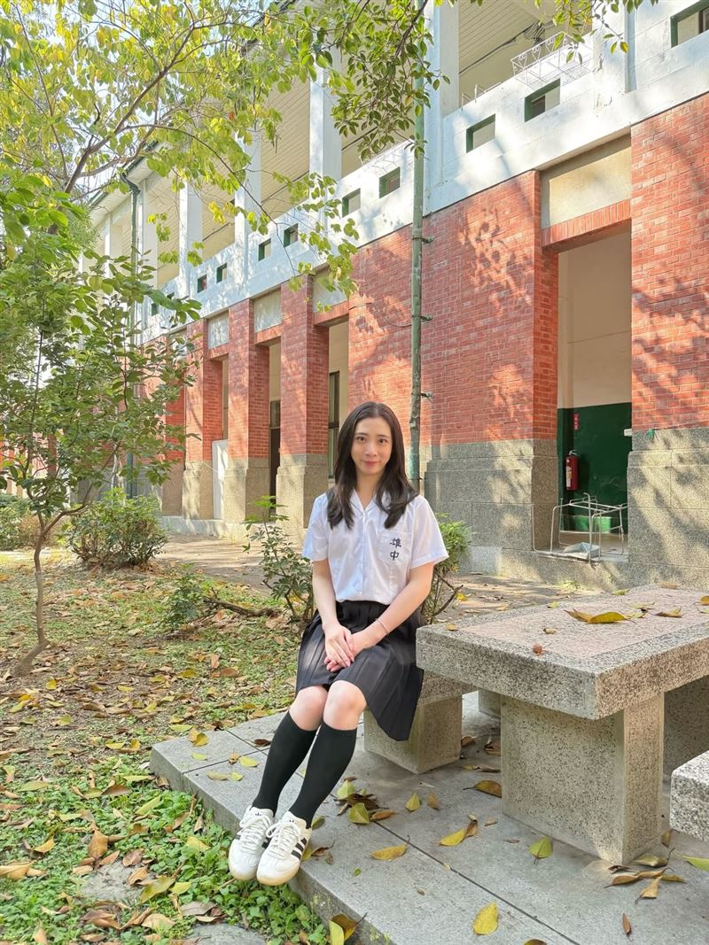 Fumi阿姨制服照滿滿青春氣息。（圖／翻攝自Fumi阿姨IG）