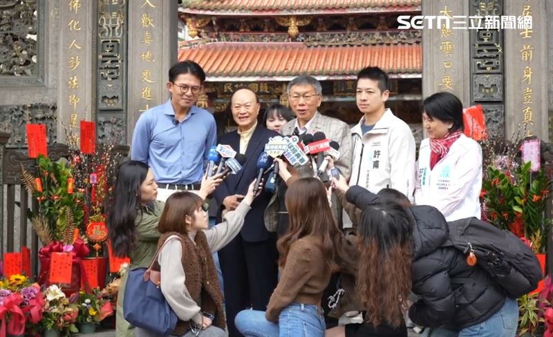 柯文哲回本命區拜年:北市議員定要全壘打