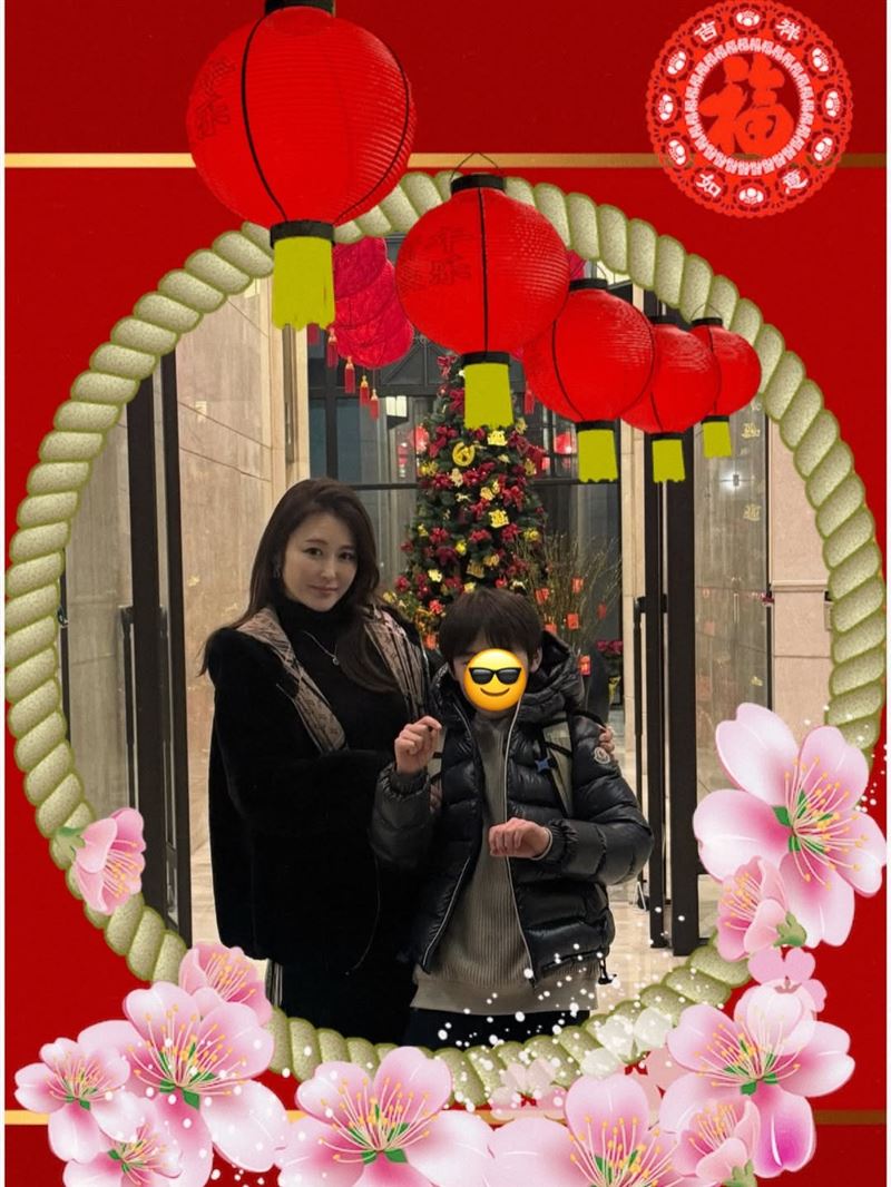 麻衣溫馨母子合照曝。(圖/翻攝自麻衣IG)