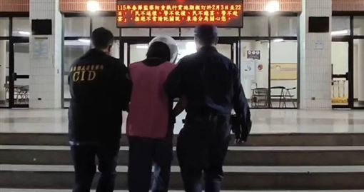 縱火又持刀搶超商　油漆工落網要求先抽菸