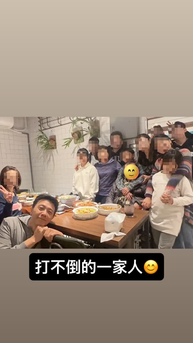 廖錦德曬出新年團圓照。（圖／翻攝自廖錦德IG）