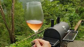 酒杯 乾杯 喝酒 倒酒（圖／記者許雅惠攝影）