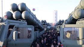 這批發射車是用於支援新一批600毫米多管火箭系統。（圖／翻攝自朝中社）