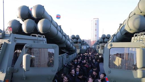 金正恩秀核彈火箭！劍指南韓：求神也難救