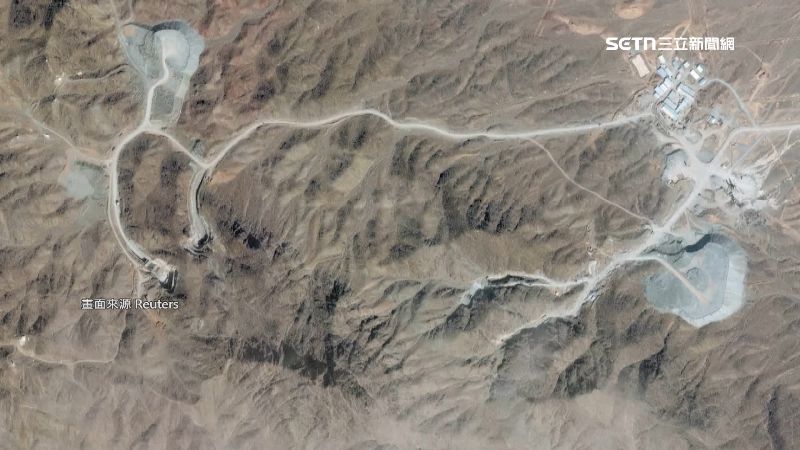 衛星影像顯示，伊朗在多個軍事設施上，打造混凝土掩體