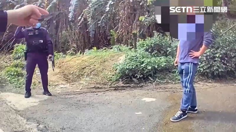 桃園龜山區昨（19）日驚傳持刀威脅事件！（圖／翻攝畫面）