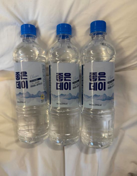 原PO想買水，結果不小心買成燒酒。（圖／網友clot_0622授權提供）