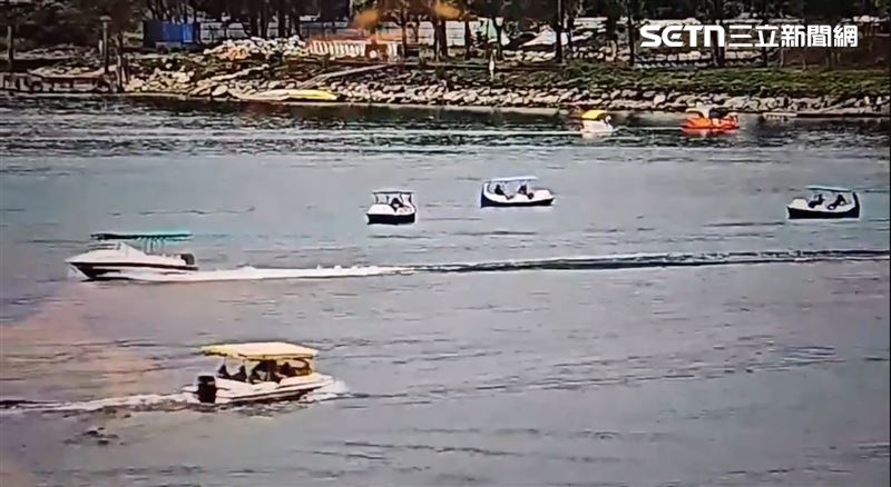 花蓮鯉魚潭19日發生天鵝船翻覆奪命意外後，民眾憤怒揭露當地快艇業者長年「惡意飆浪」黑幕。（圖／翻攝畫面）