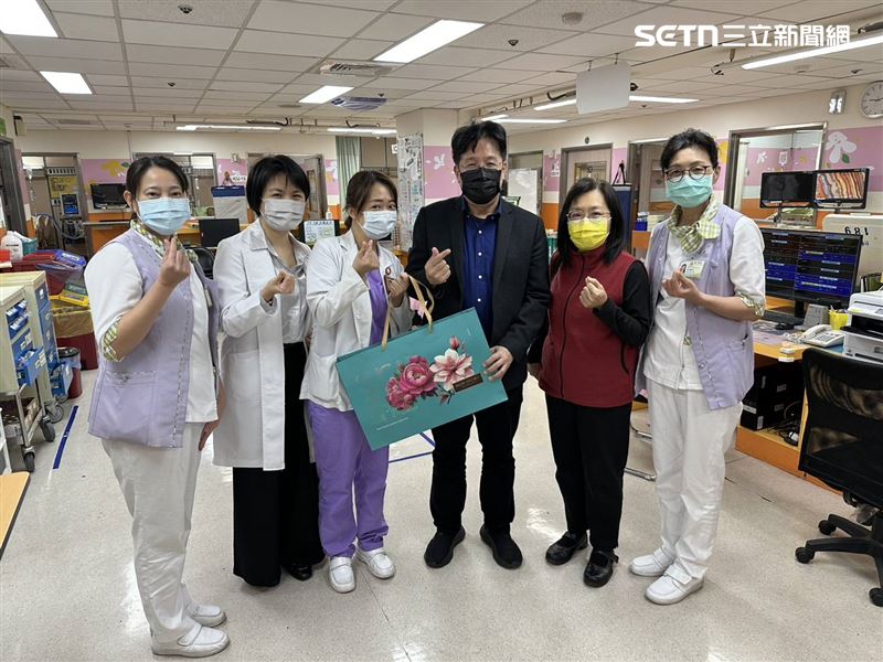 致敬!林慶豐執行長慰勞留守臺中醫院醫護