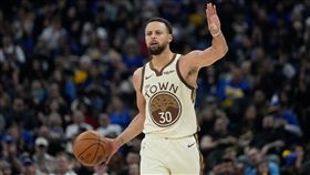 金州勇士球星柯瑞（Stephen Curry）因右膝傷勢將再缺席5場比賽。（圖／美聯社／達志影像）