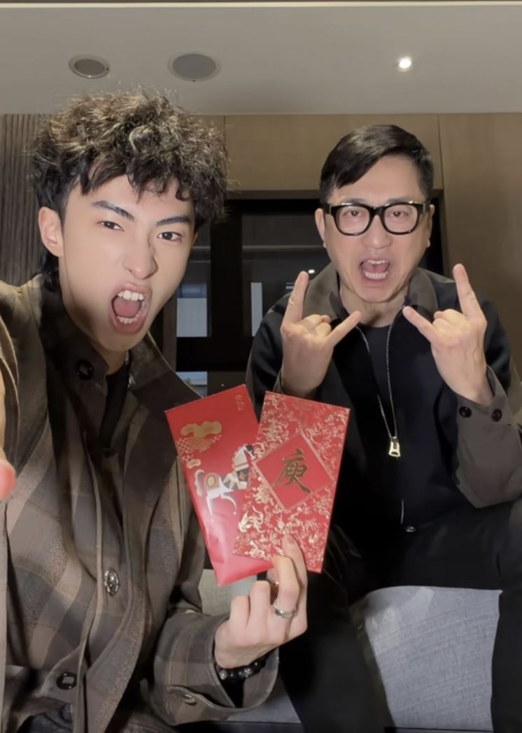 小哈利、庾澄慶，父子同框拜年。（圖／翻攝自En-Li恩利抖音）