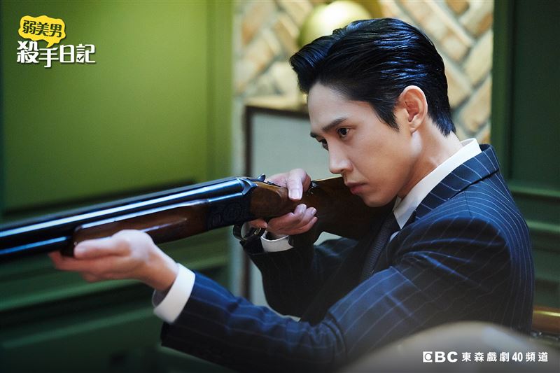 朴成勳飾演冷血殺人魔「徐仁宇」,為了滿足捕食者的慾望而不斷殺人。(圖/東森提供)