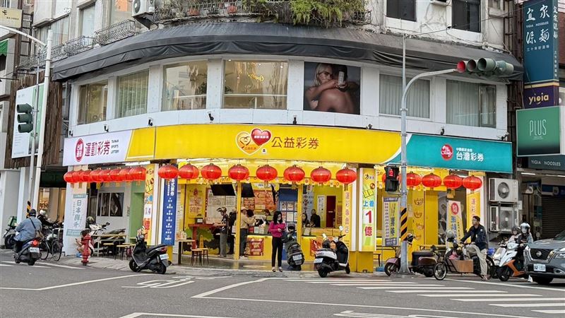 南二都彩券行密度排行，前三名依序為台南市「南區」、台南「中西區」、高雄「苓雅區」。（圖／永慶房屋提供）