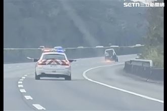 贓車心虛拒檢！輪框磨地起火國道狂飆