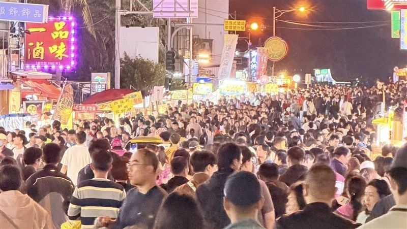 墾丁初三擠爆畫面曝 在地業者淚謝這句