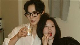 《換乘戀愛》高敏英、李周輝愛情長跑修成正果。（圖／翻攝自IG）