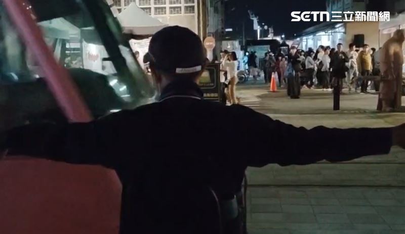 少年硬闖輕軌…遭撞!害停駛40分鐘下場曝