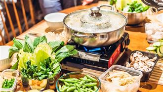 天冷吃鍋狂喝湯　男腳趾痛醒掛急診