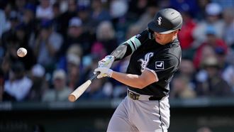 村上宗隆扛4番　敲二壘打靠鈴木誠也漏接