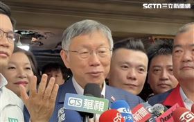 柯文哲上午到台中市太和宮參拜接受媒體聯訪。（圖／翻攝畫面）