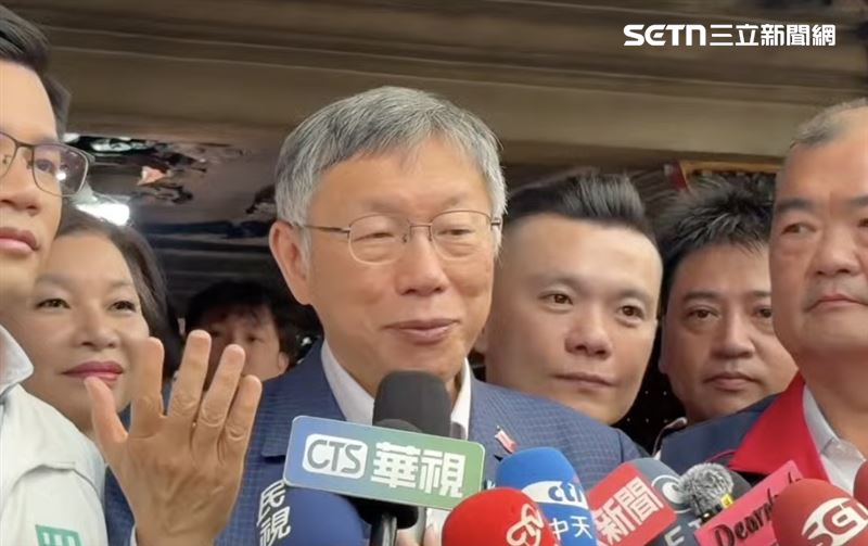 柯文哲上午到台中市太和宮參拜接受媒體聯訪。（圖／翻攝畫面）