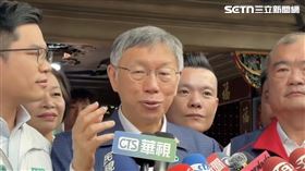 柯文哲上午到台中市太和宮參拜接受媒體聯訪。（圖／翻攝畫面）