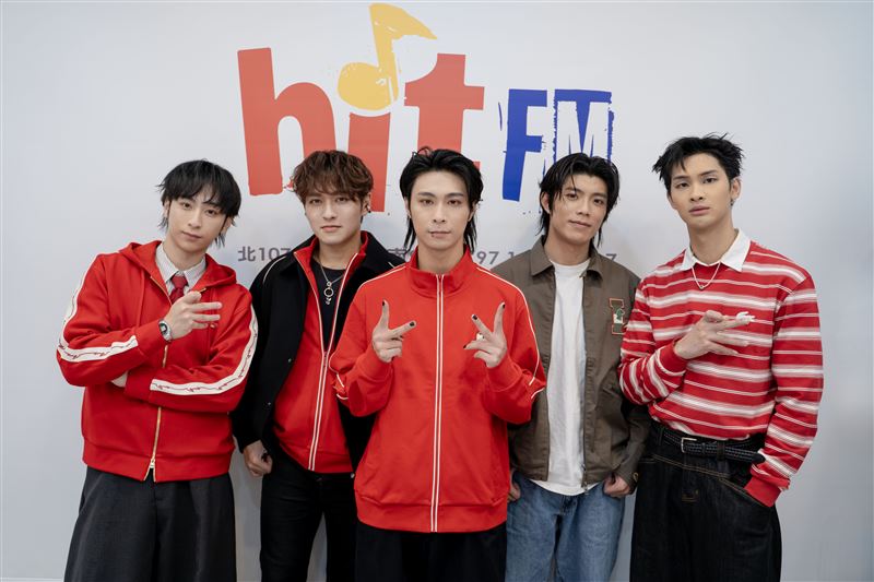 FEniX分享開運妙招，也為彼此許下新年新希望。（圖／Hit Fm聯播網提供）