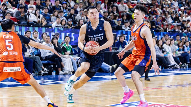 周桂羽膝傷退訓 台灣男籃隊過年15人集訓