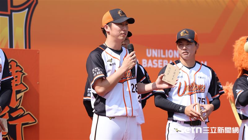 2026統一獅投手高塩將樹擔任副隊長。（圖／記者劉彥池攝影）