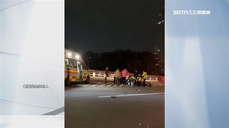 初四晚間永福橋上，被撞騎士送醫不治。（圖／翻攝自我是永和人）