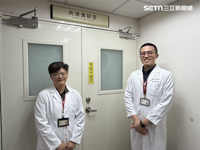 圖左至右為病媒實驗室主持人、副研究員陳秀玲，研發替代疫蔡奕戎博士。（圖／記者簡浩正攝影）
