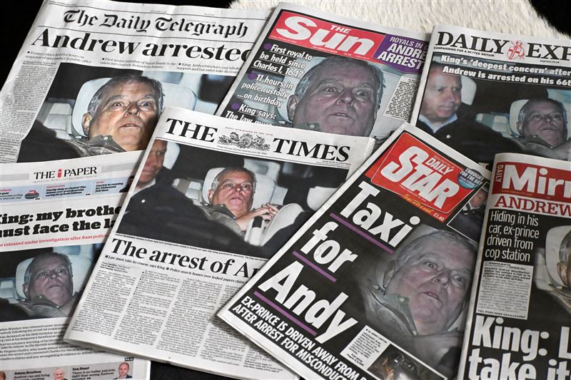 星期五（20日），所有英國報紙頭版的主圖卻完全相同，都用了路透記者拍下的安德魯憔悴照。（圖／路透社／達志影像）