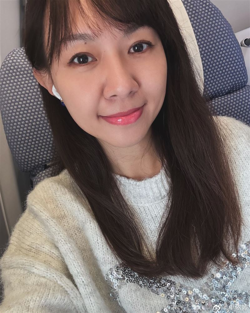 卓依婷婚後育有1女，經常透過社群平台分享近況。（圖／翻攝自卓依婷微博）