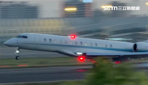 26億包機飛星國…空中漏油！緊急迫降高雄