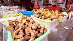 雲南常見食用菌，神祕蘑菇致幻「看到小人」。（翻攝自X/RoxomTV）