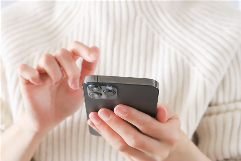 有網友詢問，iPhone沒有網路有沒有哪些離線手遊可以打發時間？釣出一堆玩家推薦小丑牌和吸血鬼倖存者2款神作，圖為示意圖。（翻攝自PhotAC圖庫）