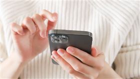 有網友詢問，iPhone沒有網路有沒有哪些離線手遊可以打發時間？釣出一堆玩家推薦小丑牌和吸血鬼倖存者2款神作，圖為示意圖。（翻攝自PhotAC圖庫）