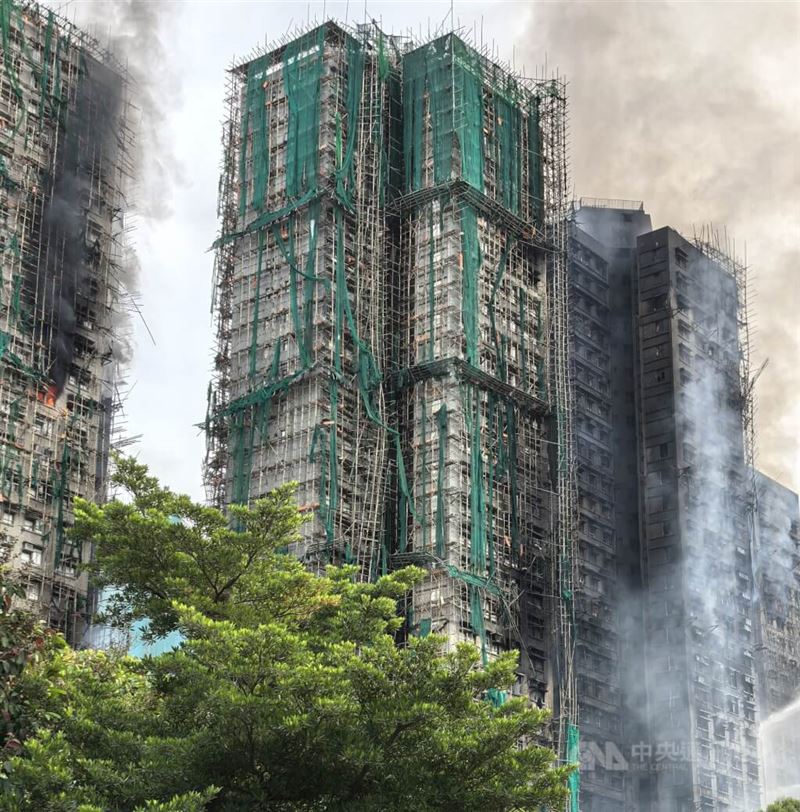 去年11月26日宏福苑發生大火，持續43小時，多座大廈嚴重焚毀