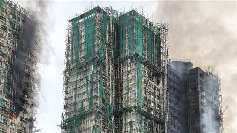 宏福苑火災維修造假 官員巡查前通風報信