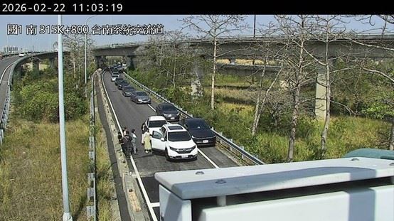 國1南向台南系統入口處事故。（圖／高公局提供）