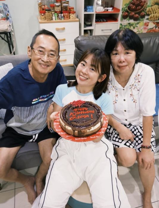 Soya（中）與父母合影。（圖／翻攝自IG @soya_plan）
