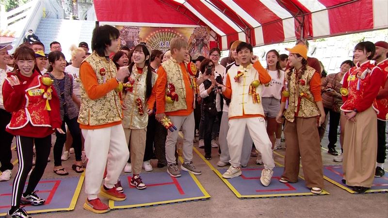 胡瓜率眾闖關。（圖／民視提供）