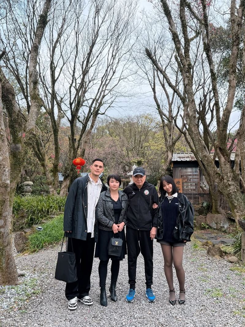 陳芳語和圈外男友在新年期間也見了家長。(圖/翻攝自IG @lekimberleyy)