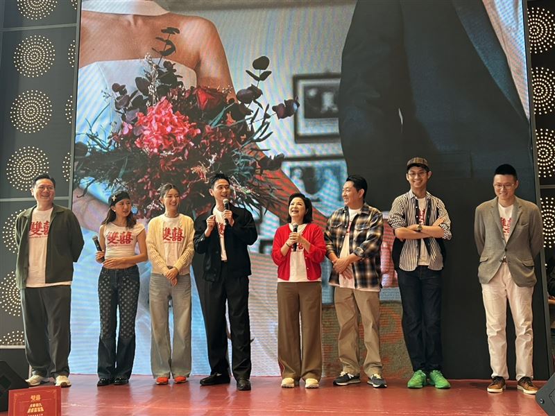《雙囍》演員們表示，第一次在電影院與觀眾一起「參加自己的婚宴」，感覺既新鮮又感動，也讓電影的情感在現場獲得更直接的回饋。（圖／秀泰影城提供）