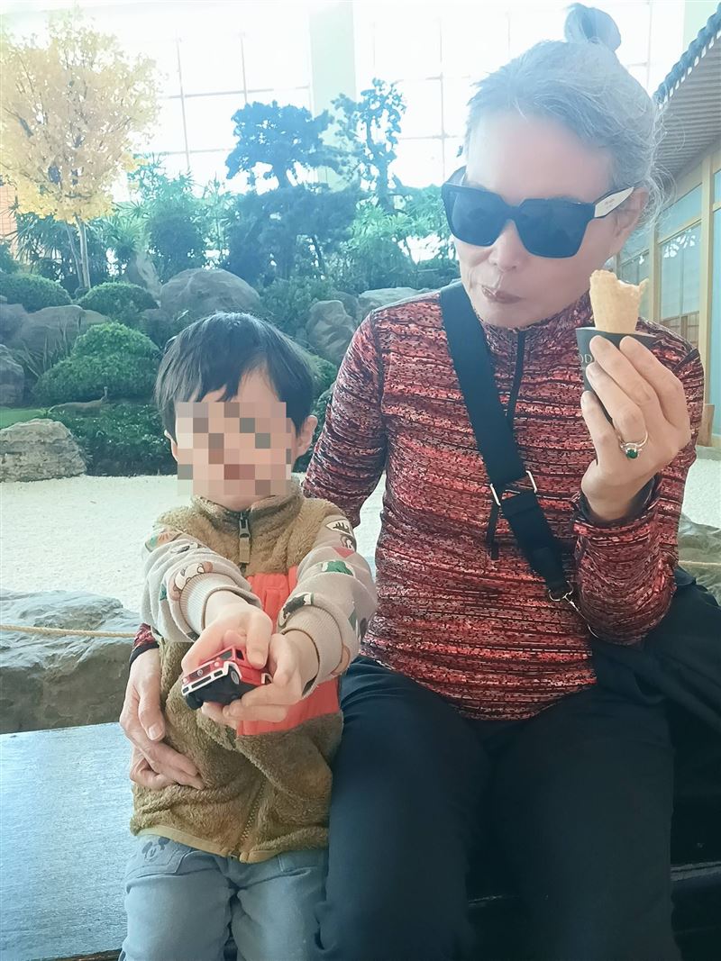 Makiyo分享祖孫溫韾互動。（圖／翻攝自Makiyo臉書）