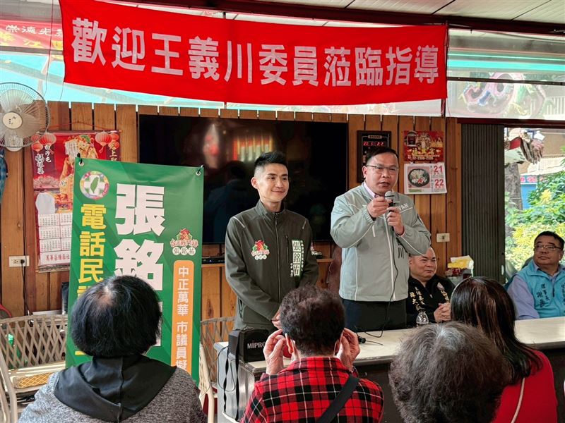 王義川力挺張銘祐　艋舺福興宮湧百人相挺