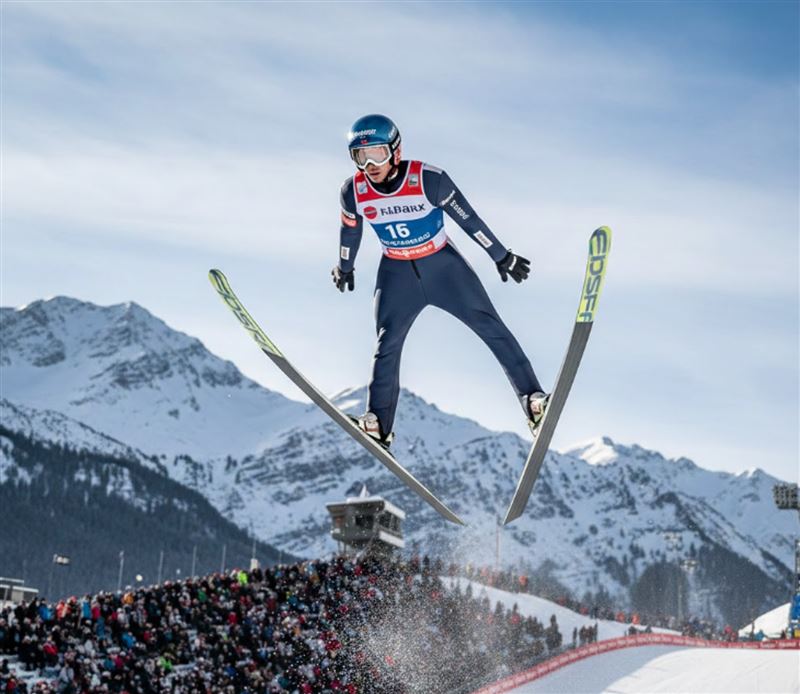 冬奧的跳台滑雪賽場，爆出「陰莖門（Penisgate）」醜聞。（示意圖，由AI生成）
