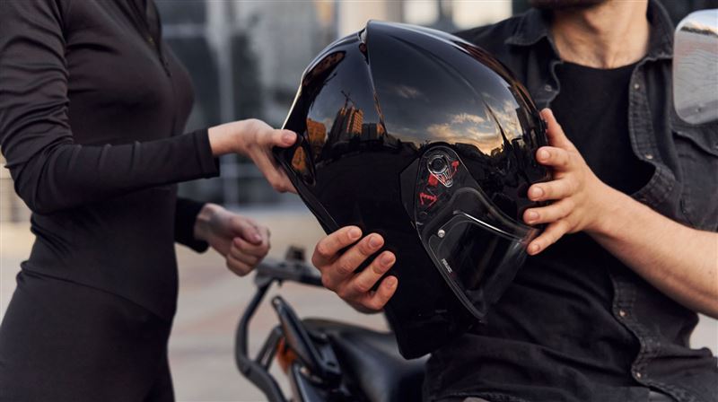 到底有多正？男大生載到班花夜衝險猝死