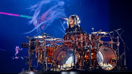 相繼罹大腸癌、腦瘤！知名樂團鼓手過世