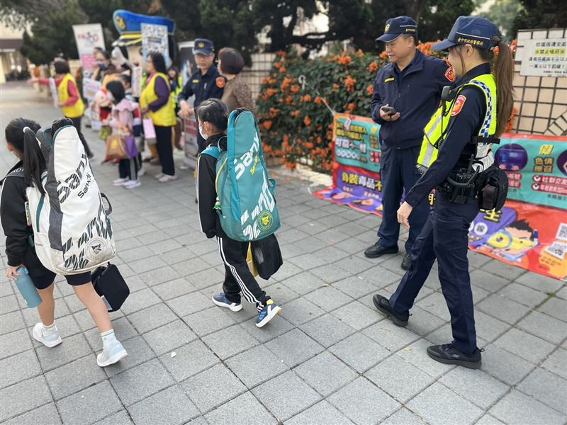 結合馬年意象的護童宣導，讓師生印象深刻。(圖／翻攝畫面)